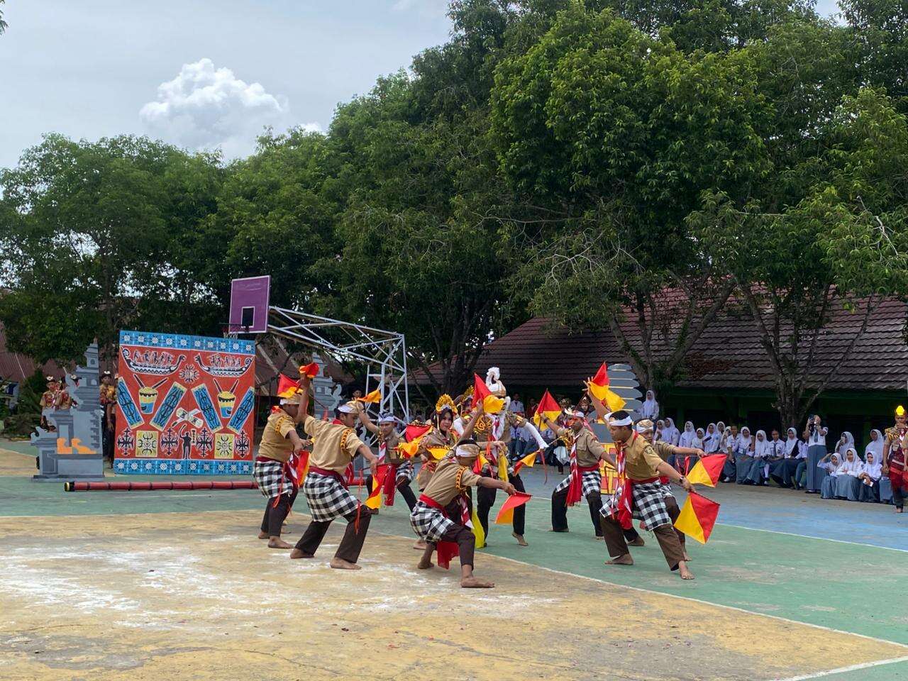 Acara Purna Bakti Bapak Kepala SMA Negeri 6 Kendari